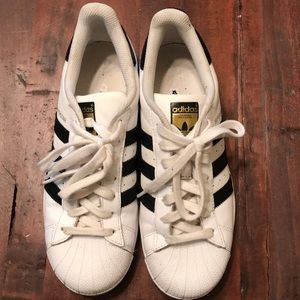 white/black superstar adidas shoes